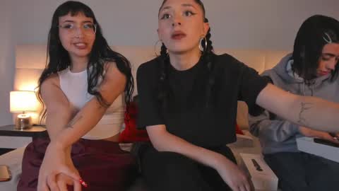 Snapshot of zowi_hottiee chatting on January 3, 2025, 9:57 pm cintya kors online show from January 3, 2025, 9:57 pm