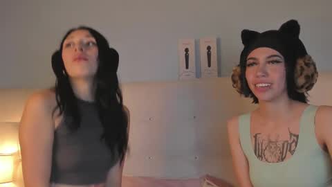 Snapshot of zowi_hottiee chatting on March 7, 2025, 5:18 am cintya kors online show from March 7, 2025, 5:18 am