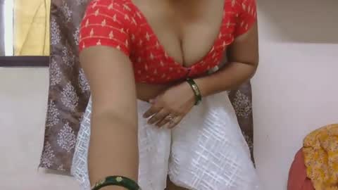 Zoya online show from June 15, 2026, 1:46 pm
