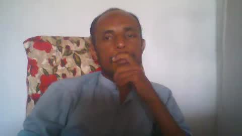 zoyakhan803 online show from May 26, 2026, 8:10 am