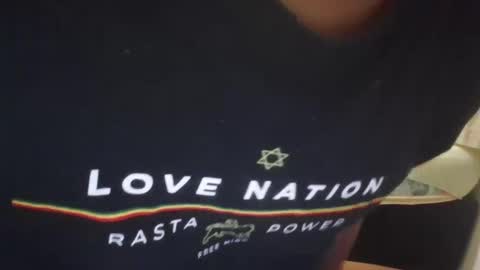 Snapshot of zuckera321123 chatting on October 21, 2025, 9:37 pm zuckera321123 online show from October 21, 2025, 9:37 pm