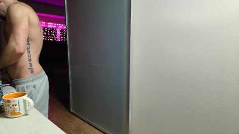 Snapshot of zuko_zen69 chatting on October 14, 2025, 1:23 pm Zuko online show from October 14, 2025, 1:23 pm