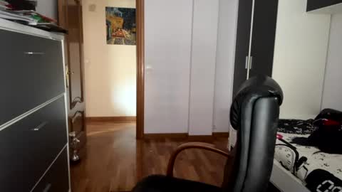 Snapshot of zurdineno chatting on July 8, 2026, 2:32 pm zurdineno online show from July 8, 2026, 2:32 pm