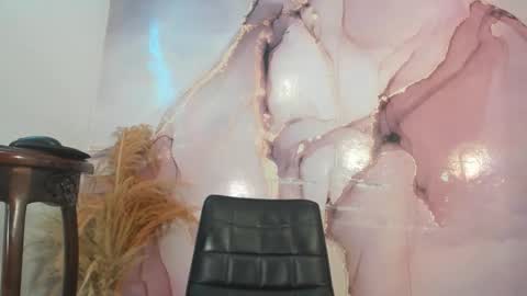 Snapshot of zuri_lux chatting on December 4, 2025, 9:34 pm Zuri Lux online show from December 4, 2025, 9:34 pm