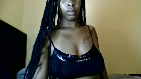 zurivelvetstudio online show from June 12, 2026, 6:51 pm