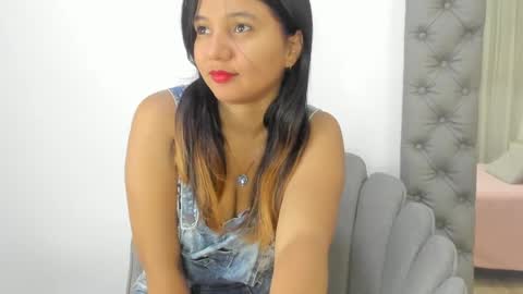 Snapshot of zusan_king_ chatting on May 29, 2026, 3:26 am Im Zusan My schedule is from 1030pm to 430 am colombian time online show from May 29, 2026, 3:26 am