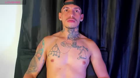 Snapshot of zyongarcia2020 chatting on December 1, 2024, 4:29 pm zyon garcia online show from December 1, 2024, 4:29 pm