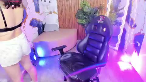 Snapshot of zyra_tay chatting on July 1, 2026, 11:34 am zyra_tay online show from July 1, 2026, 11:34 am