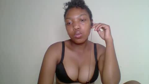Snapshot of zyraelle_01 chatting on May 3, 2026, 10:16 pm zyraelle_01 online show from May 3, 2026, 10:16 pm