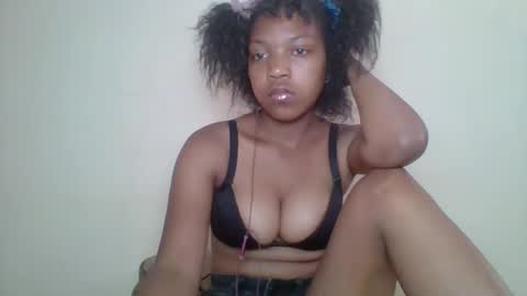 Snapshot of zyraelle_01 chatting on May 5, 2026, 10:34 am zyraelle_01 online show from May 5, 2026, 10:34 am