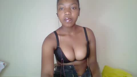 Snapshot of zyraelle_01 chatting on May 7, 2026, 8:42 am zyraelle_01 online show from May 7, 2026, 8:42 am
