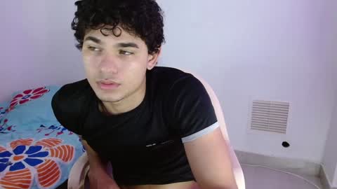 Snapshot of zyrosxk chatting on January 9, 2025, 6:38 am antonio felipe online show from January 9, 2025, 6:38 am