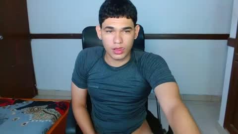 Snapshot of zyrosxk chatting on May 10, 2026, 8:08 am antonio felipe online show from May 10, 2026, 8:08 am