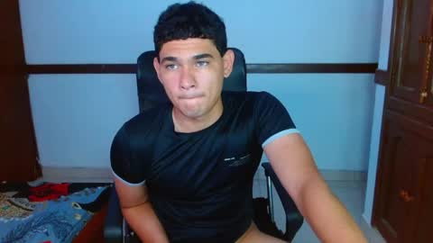 Snapshot of zyrosxk chatting on May 19, 2026, 8:09 am antonio felipe online show from May 19, 2026, 8:09 am