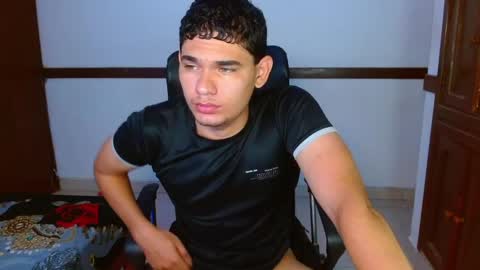Snapshot of zyrosxk chatting on May 25, 2026, 7:36 am antonio felipe online show from May 25, 2026, 7:36 am