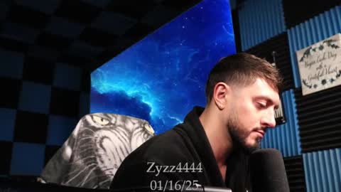 Snapshot of zyzz4444 chatting on January 16, 2025, 7:38 am Greek God online show from January 16, 2025, 7:38 am