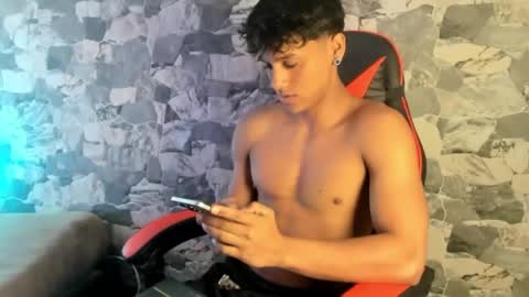 zyzz_1812 online show from April 21, 2026, 5:50 pm