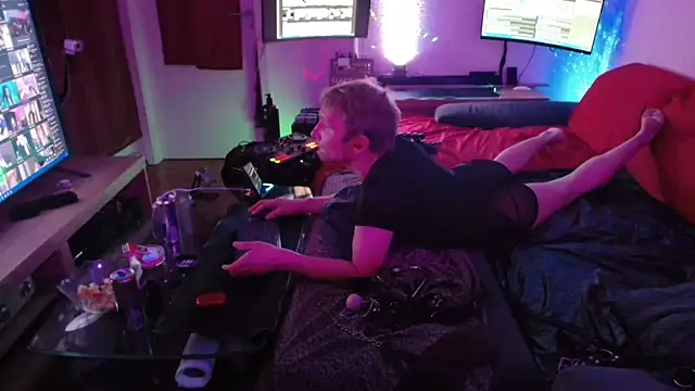 Snapshot of davidgntxxxxx chatting on December 3, 2025, 7:01 pm davidgntxxxxx online show from December 3, 2025, 7:01 pm