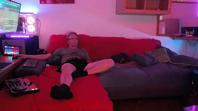 davidgntxxxxx online show from April 28, 2026, 5:29 pm