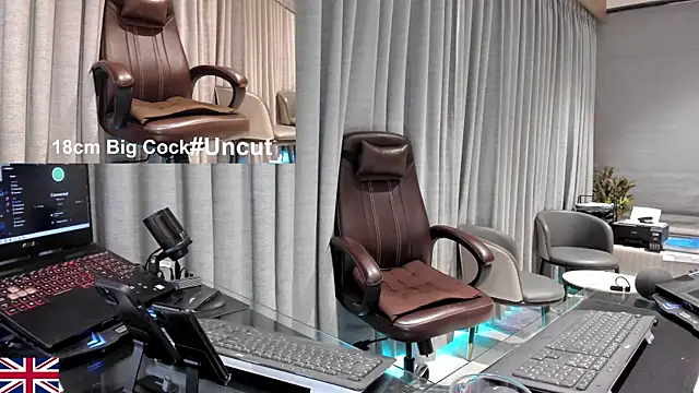 OnlineBossUK online show from May 10, 2026, 4:06 am