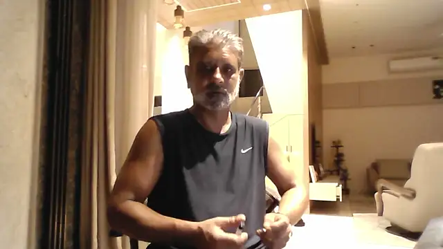 OnlineBossUK online show from May 27, 2026, 5:32 pm