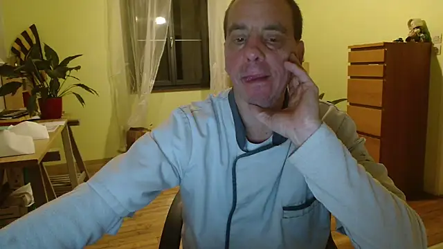 Snapshot of cloupefun chatting on December 5, 2024, 4:31 am cloupefun online show from December 5, 2024, 4:31 am