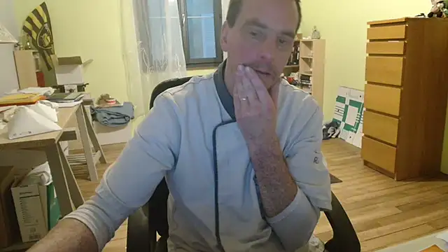 Snapshot of cloupefun chatting on December 19, 2024, 5:18 am cloupefun online show from December 19, 2024, 5:18 am