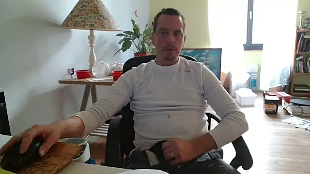 Snapshot of cloupefun chatting on September 27, 2025, 6:18 am cloupefun online show from September 27, 2025, 6:18 am