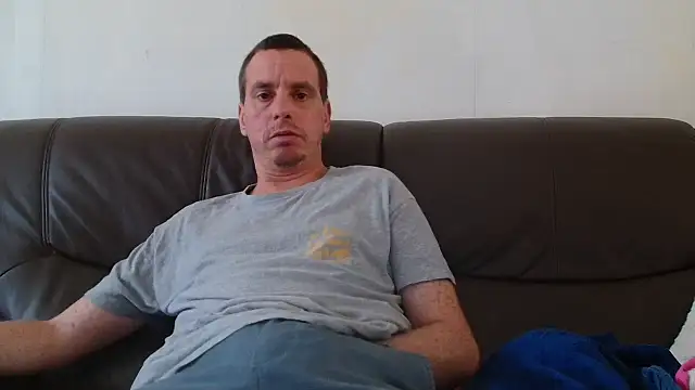 Snapshot of cloupefun chatting on October 8, 2025, 11:41 am cloupefun online show from October 8, 2025, 11:41 am