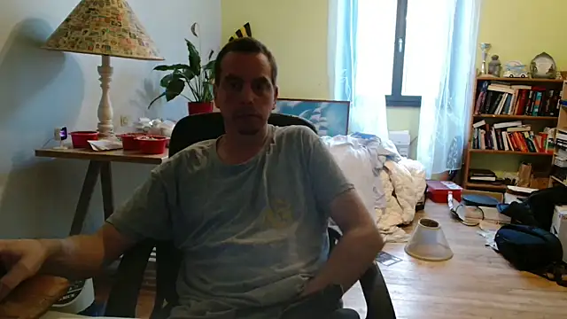 Snapshot of cloupefun chatting on October 9, 2025, 6:22 am cloupefun online show from October 9, 2025, 6:22 am