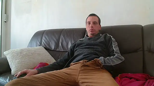 Snapshot of cloupefun chatting on October 19, 2025, 1:56 pm cloupefun online show from October 19, 2025, 1:56 pm