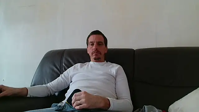 Snapshot of cloupefun chatting on November 7, 2025, 12:49 pm cloupefun online show from November 7, 2025, 12:49 pm