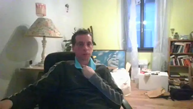 Snapshot of cloupefun chatting on November 30, 2025, 4:33 pm cloupefun online show from November 30, 2025, 4:33 pm