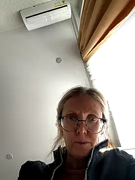 angelmommu online show from October 2, 2025, 7:15 am