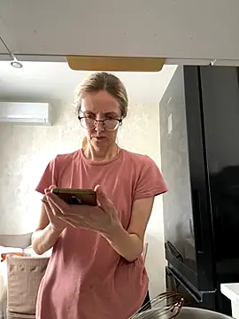 angelmommu online show from October 30, 2025, 8:16 am