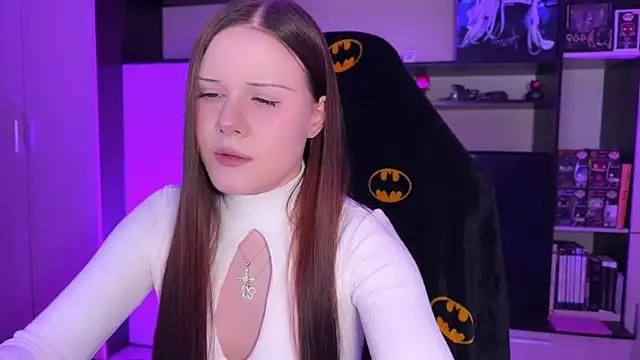 Snapshot of jasminevine chatting on April 13, 2026, 12:05 am jasminevine online show from April 13, 2026, 12:05 am