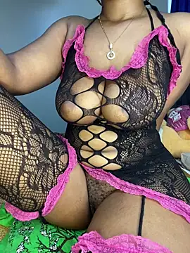 Snapshot of bigbooobs3 chatting on September 23, 2025, 9:23 am bigbooobs3 online show from September 23, 2025, 9:23 am