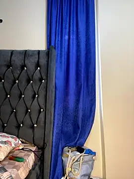 Snapshot of bigbooobs3 chatting on October 27, 2025, 4:16 am bigbooobs3 online show from October 27, 2025, 4:16 am