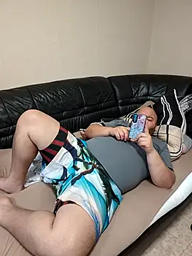 Snapshot of genderfluidco2 chatting on February 14, 2026, 11:29 am genderfluidco2 online show from February 14, 2026, 11:29 am