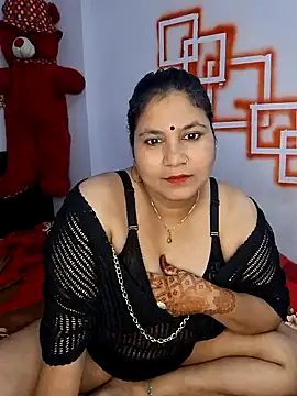 MOM-SUN-COUPLE online show from December 8, 2024, 8:20 am