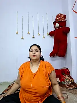 MOM-SUN-COUPLE online show from February 7, 2025, 10:19 am