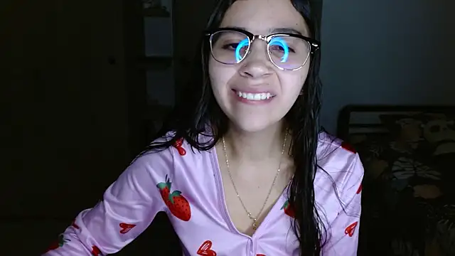 mia  lopez  online show from May 5, 2026, 1:13 am