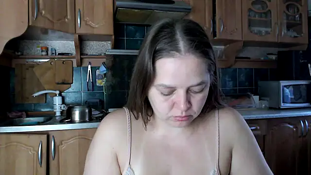 uliastar online show from October 11, 2025, 5:17 am