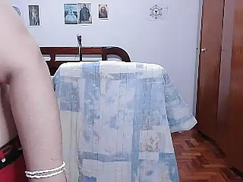 Snapshot of LauraVicttoria361215 chatting on February 18, 2025, 1:21 am LauraVicttoria361215 online show from February 18, 2025, 1:21 am