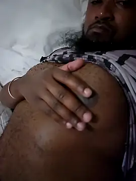 Snapshot of douksm chatting on December 19, 2025, 8:27 pm douksm online show from December 19, 2025, 8:27 pm