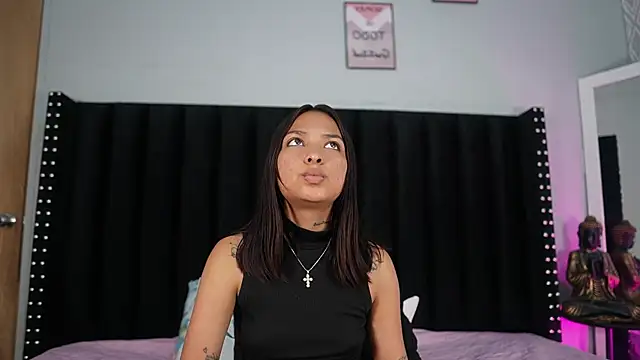 kinkylittlegirll online show from August 1, 2026, 7:46 pm
