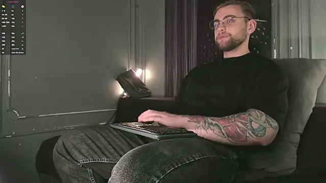 Snapshot of WayneWilson chatting on December 18, 2025, 4:40 am WayneWilson online show from December 18, 2025, 4:40 am