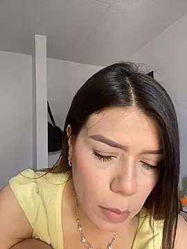 Snapshot of martina_contreras chatting on May 24, 2026, 6:02 pm martina contreras online show from May 24, 2026, 6:02 pm