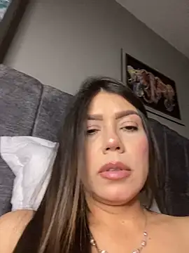 Snapshot of martina_contreras chatting on June 16, 2026, 5:21 am martina contreras online show from June 16, 2026, 5:21 am