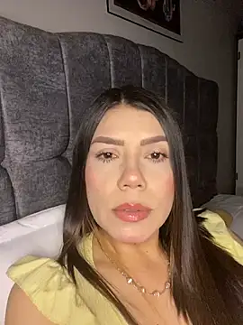 Snapshot of martina_contreras chatting on June 19, 2026, 5:34 am martina contreras online show from June 19, 2026, 5:34 am